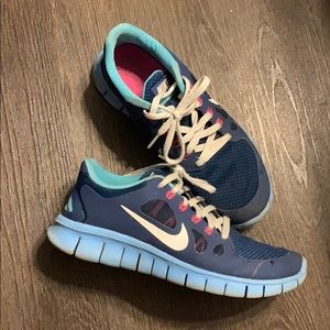 Nike Youth 6 Free Run fits like women’s 7